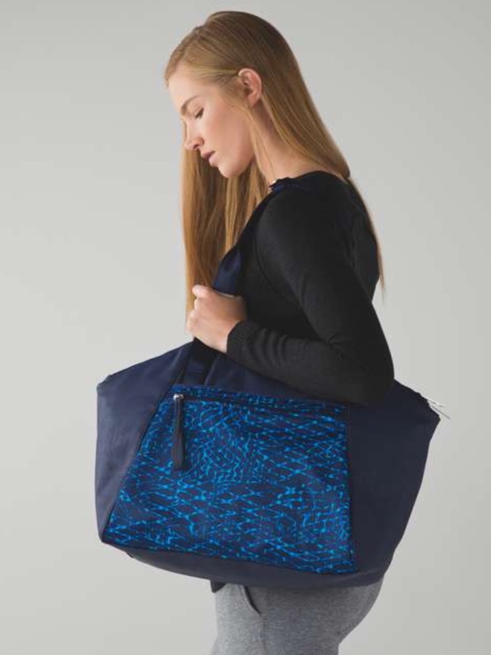 lululemon Free to Be Bag in Blue